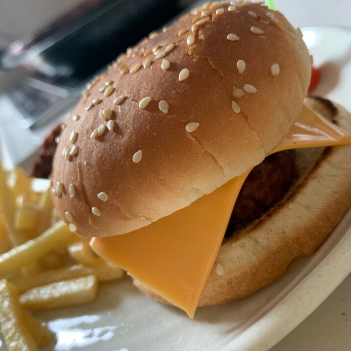 チキンチーズバーガー レシピ 作り方 By Kokorin98 楽天レシピ